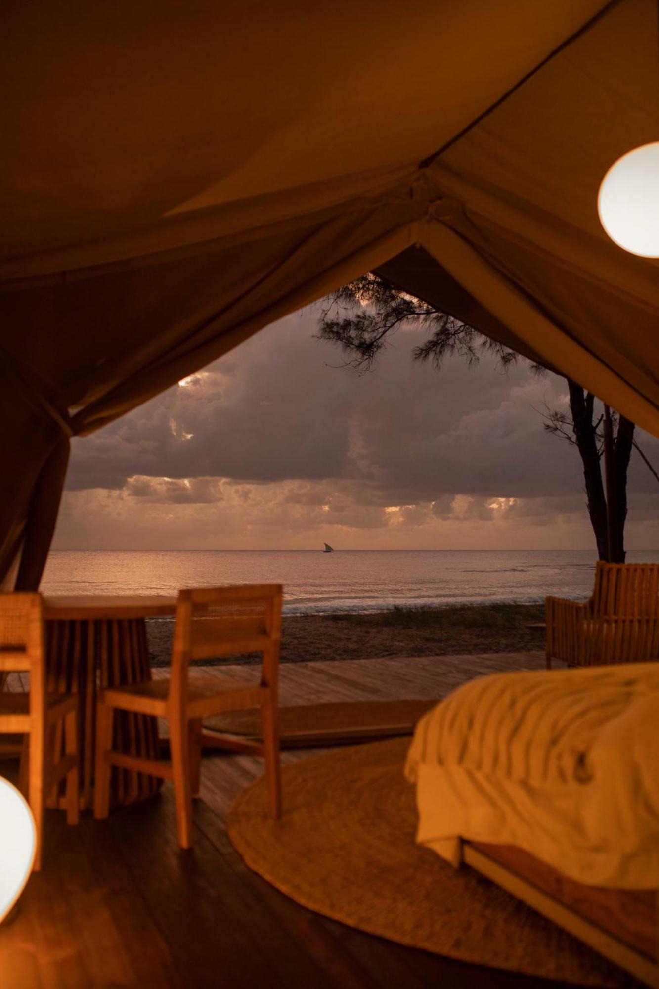 The Overhang Dar es Salaam Exterior foto